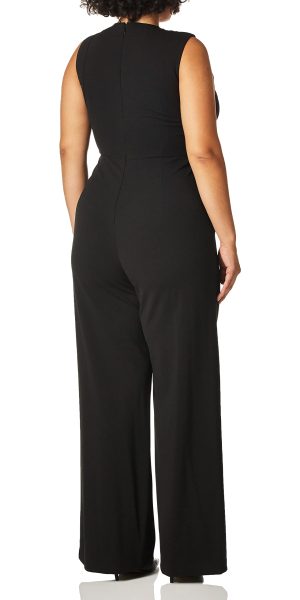 Women's Sleeveless Neckline Cutout Jumpsuit With Pockets